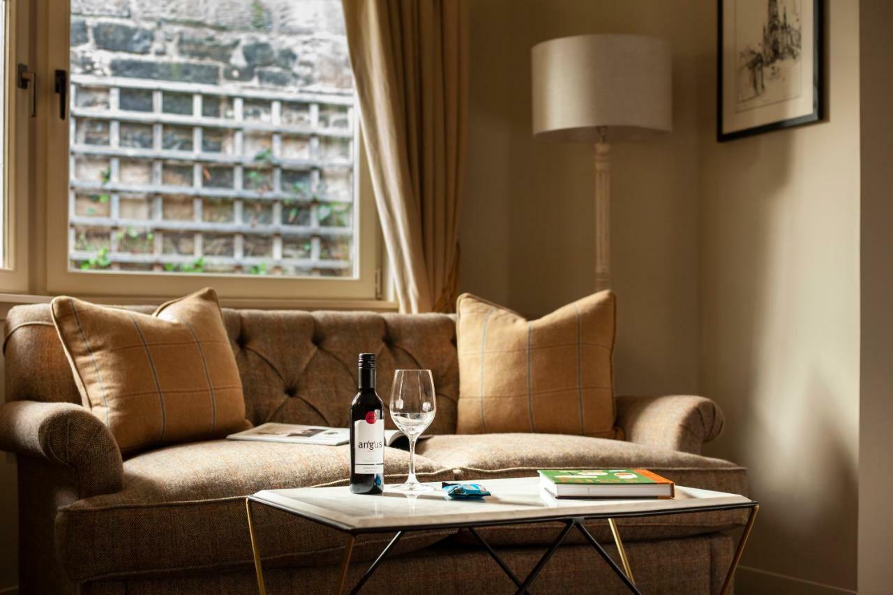 The Roseate Edinburgh - Small Luxury Hotels Of The World Εξωτερικό φωτογραφία A living room at the hotel